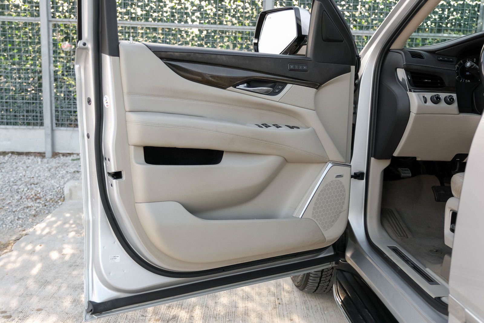 Used 2020 Cadillac Escalade ESV Luxury image 37