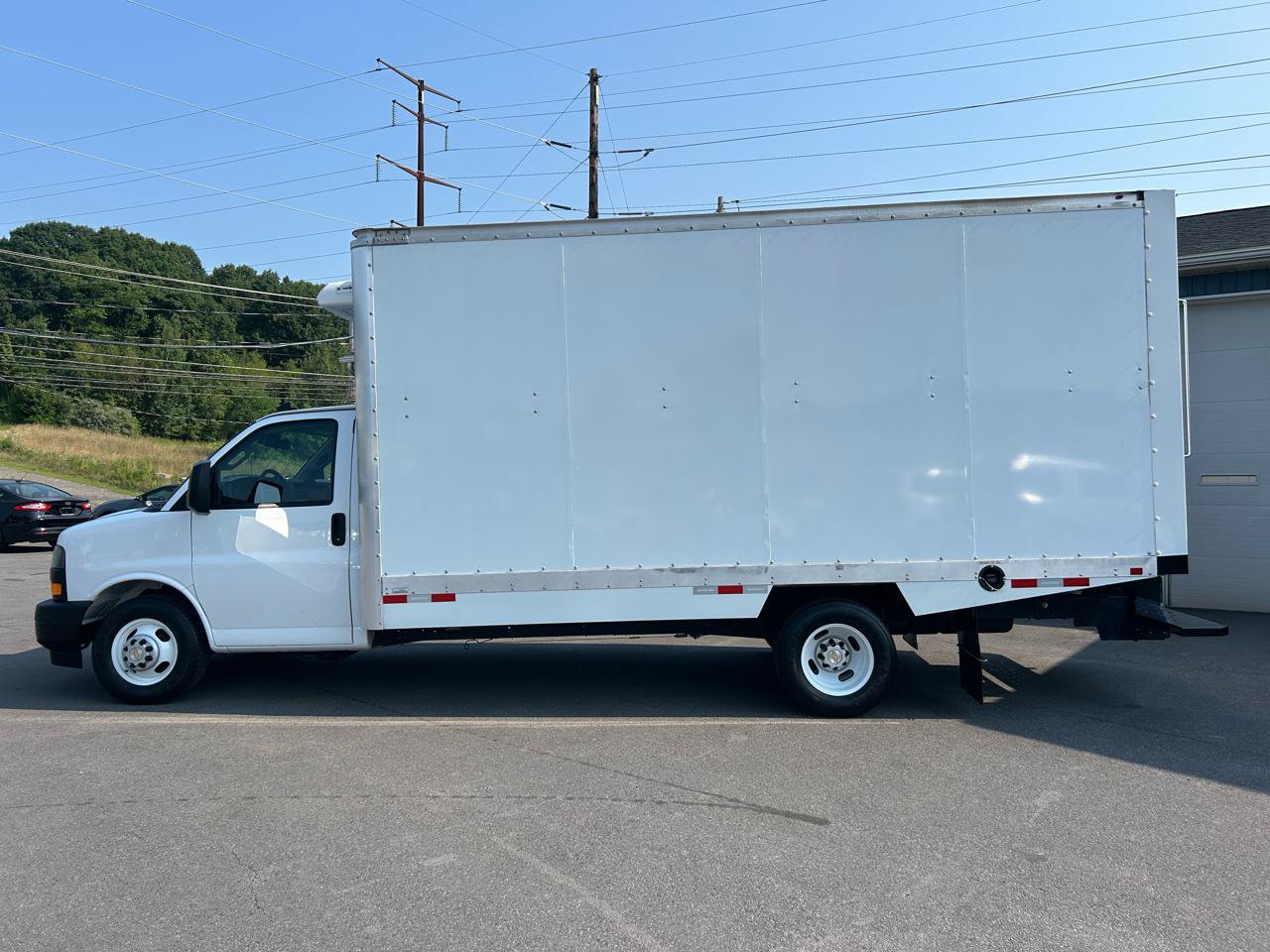 Used 2024 Chevrolet Express 3500 w/ Power Convenience Package RWD image 2
