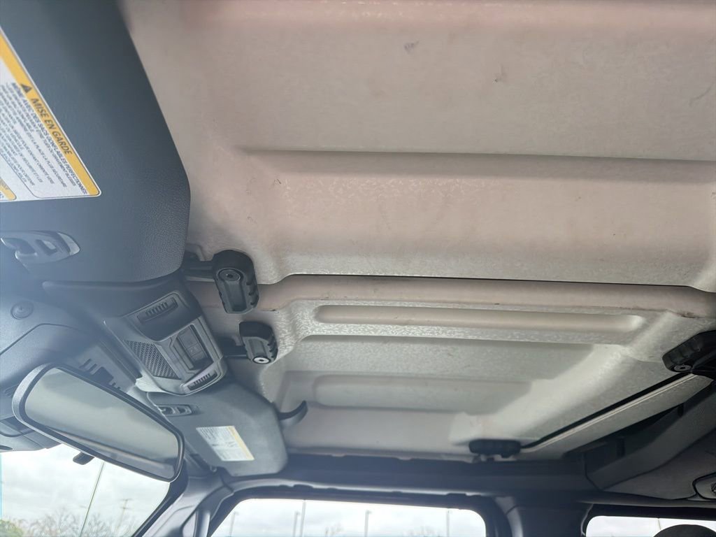 Used 2025 Jeep Wrangler Unlimited Sahara image 10