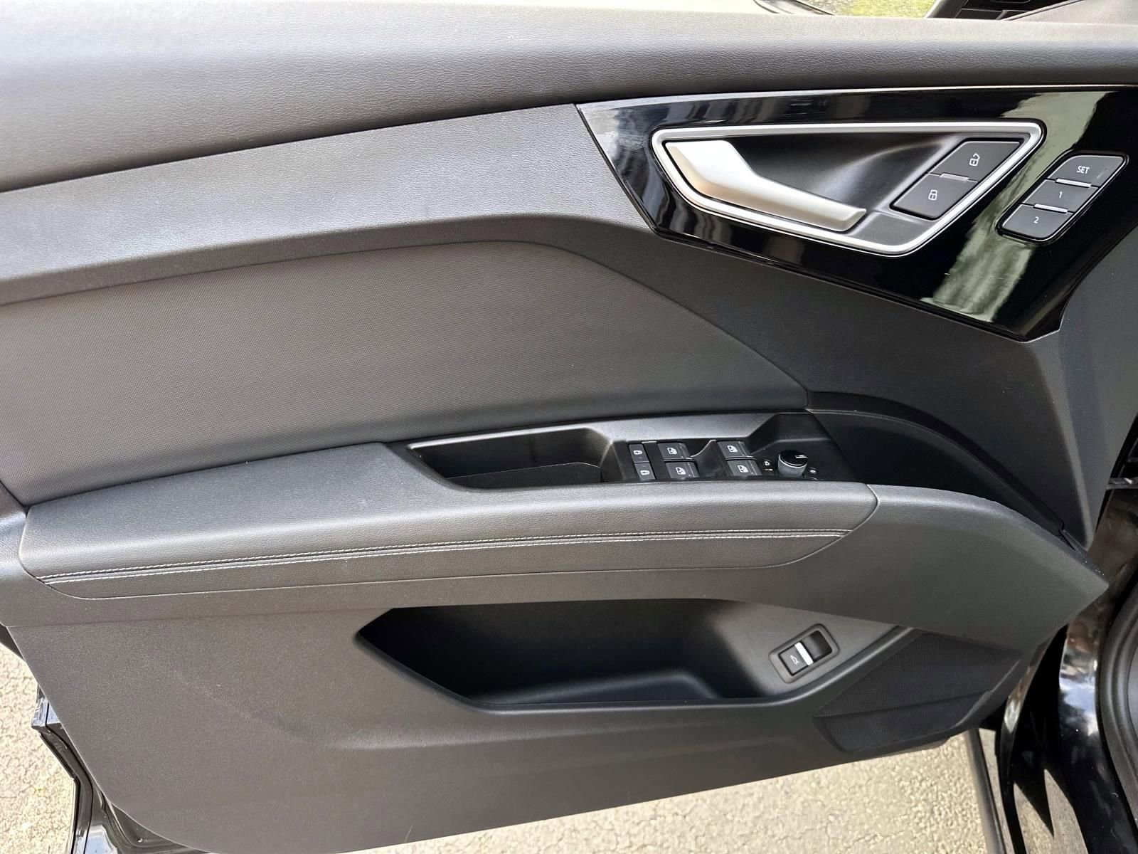 Used 2023 Audi Q4 e-tron Premium Plus w/ Premium Plus image 11