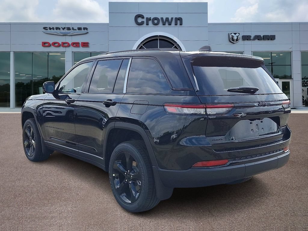 New 2025 Jeep Grand Cherokee Altitude AWD/4WD image 3