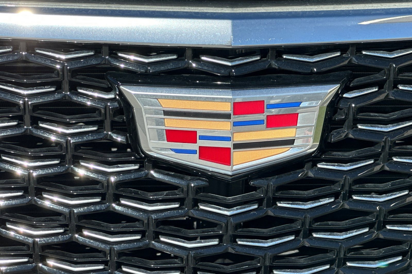 Used 2024 Cadillac XT4 Premium Luxury image 38