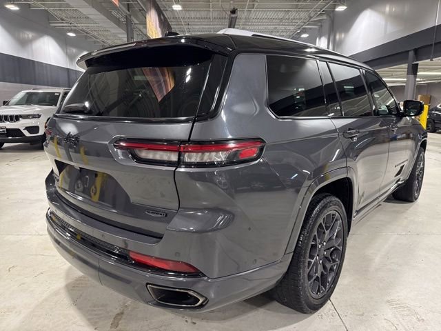 Used 2023 Jeep Grand Cherokee L Summit w/ High Altitude Package image 16