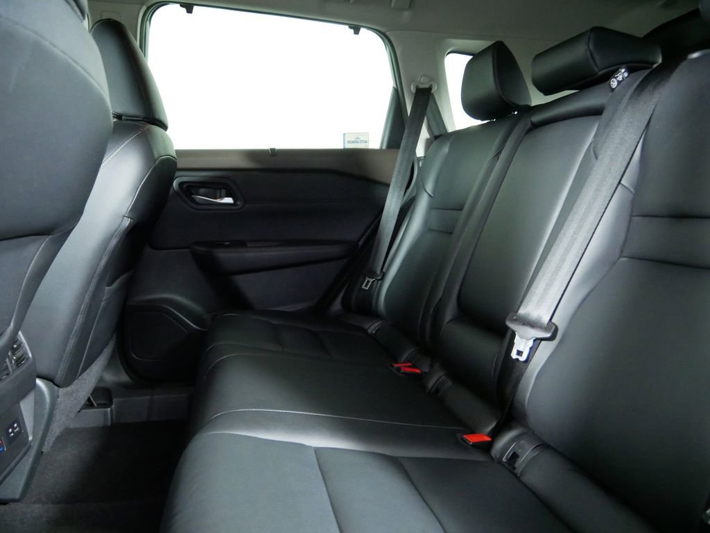 Used 2022 Nissan Rogue SL w/ SL Premium Package image 13