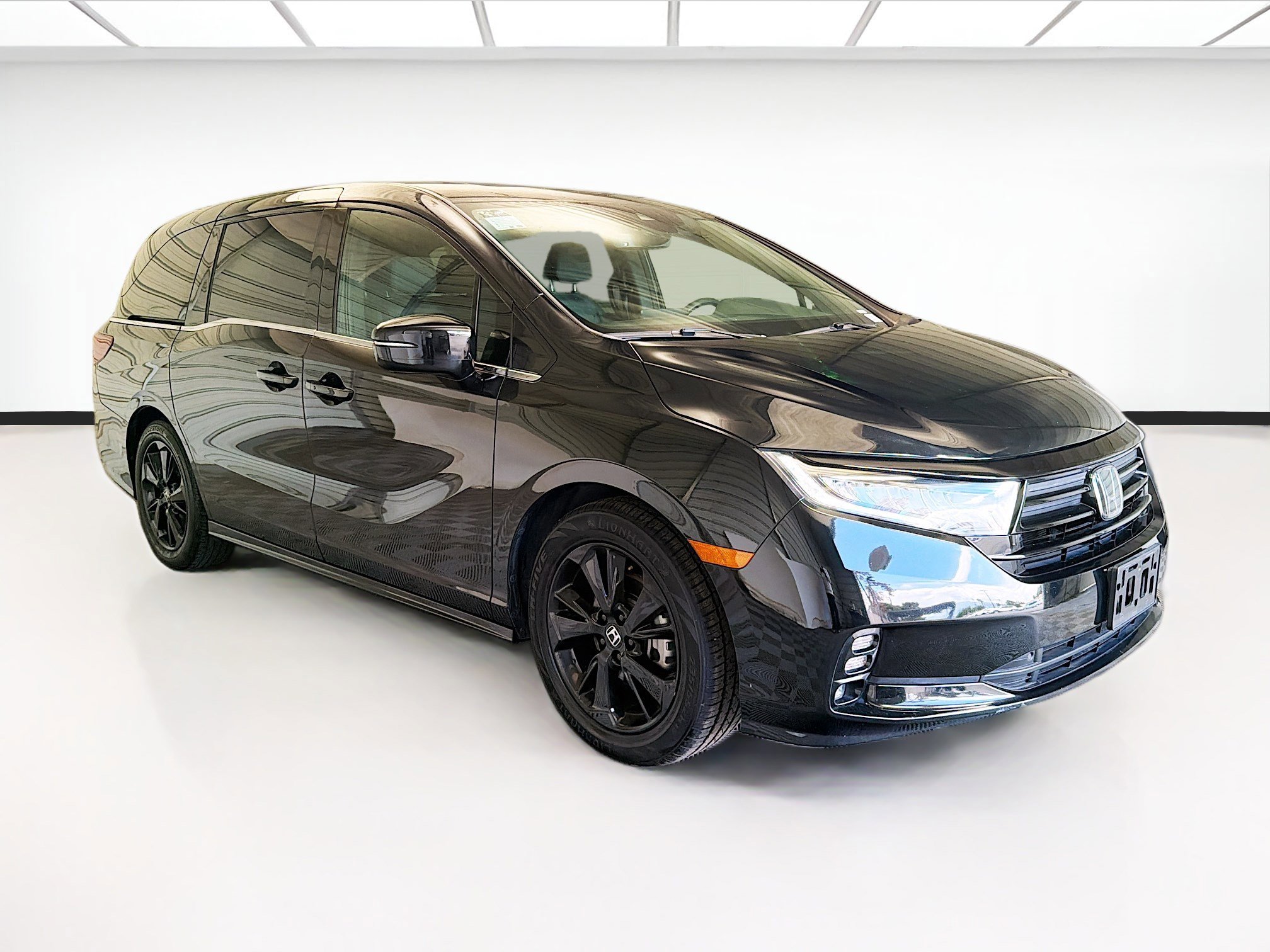 Used 2023 Honda Odyssey Sport image 3