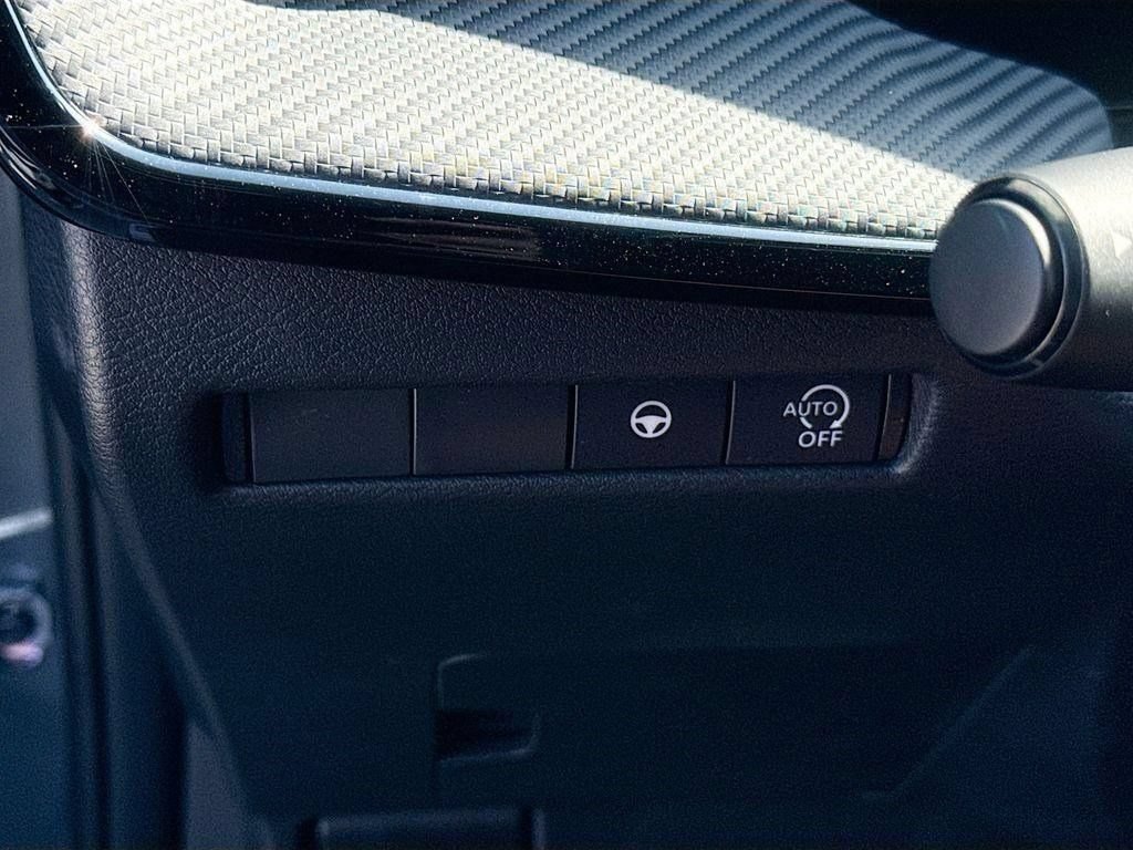 New 2026 Nissan Kicks SR w/ Illumination Package FWD image 10
