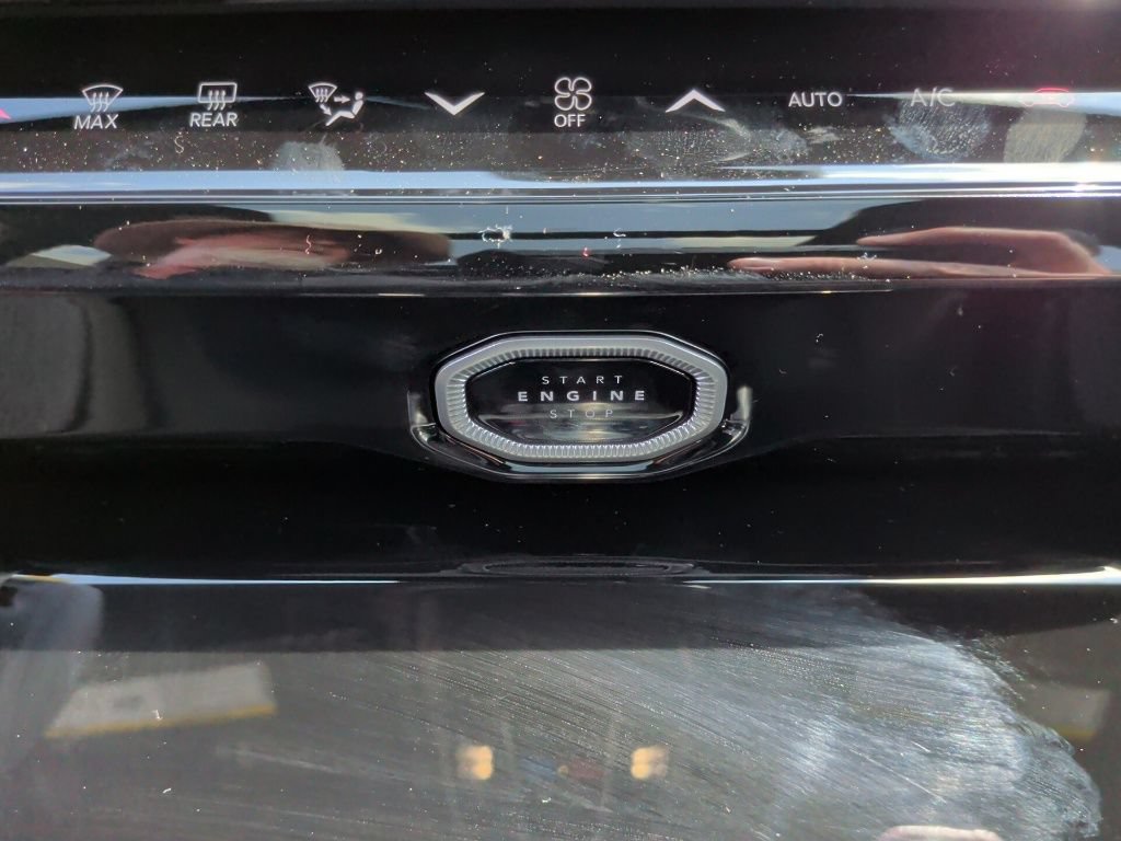 New 2026 Jeep Grand Cherokee Limited AWD/4WD image 25