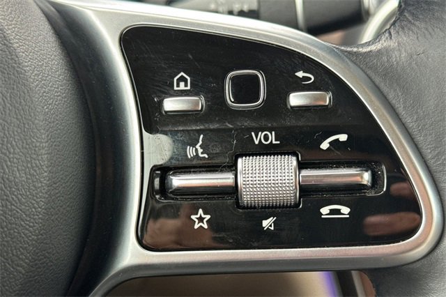 Used 2022 Mercedes-Benz GLC 300 image 39