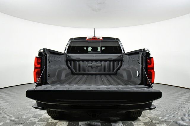 Used 2024 Chevrolet Colorado Z71 w/ Z71 Convenience Package 2 image 25