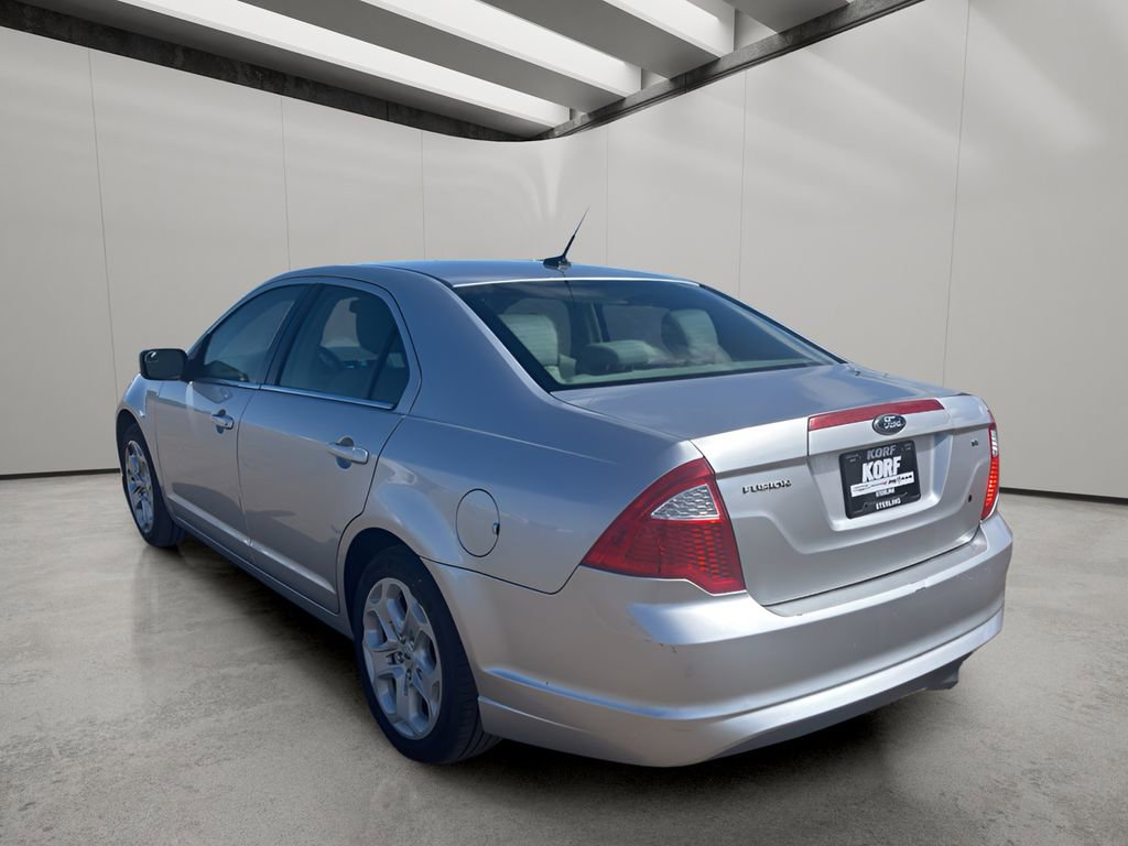 Used 2011 Ford Fusion SE FWD image 3