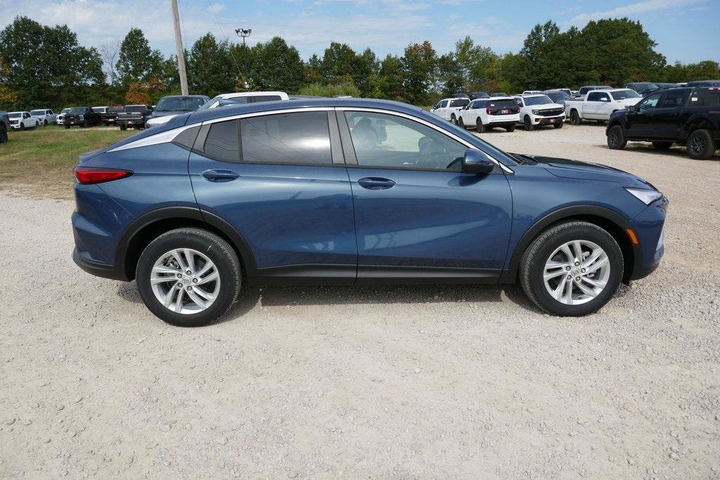 New 2026 Buick Envista Preferred image 2