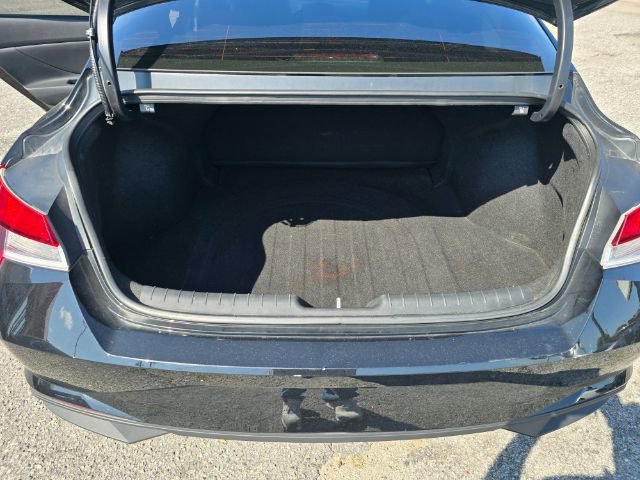 Used 2021 Hyundai Elantra SEL image 14