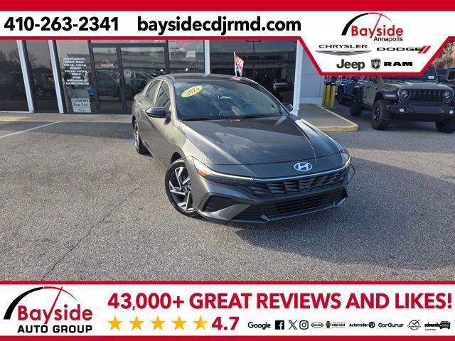 Used 2025 Hyundai Elantra Sport image 1