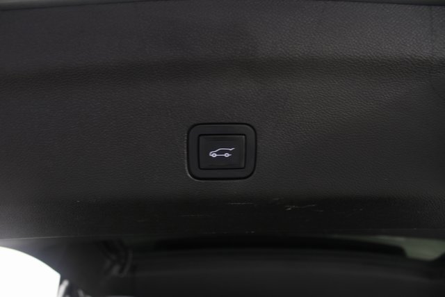 Used 2023 Chevrolet Tahoe Z71 w/ Luxury Package image 23