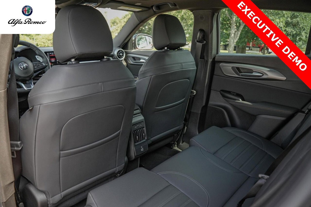 New 2025 Alfa Romeo Tonale w/ Premium Package image 24