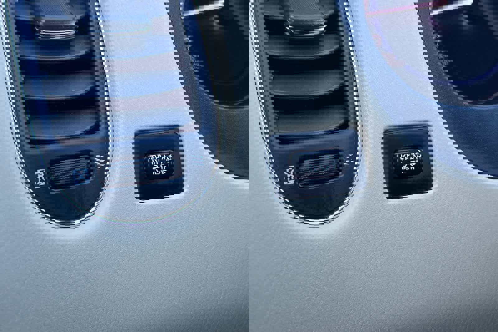 Used 2016 INFINITI QX50 2WD w/ Deluxe Touring Package image 31