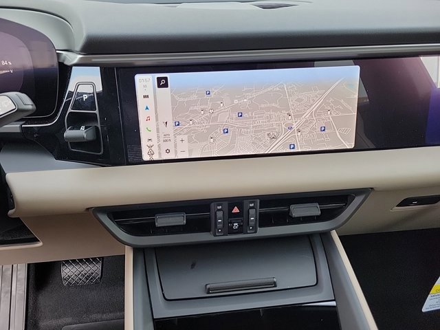 Used 2025 Porsche Macan 4 Electric image 34