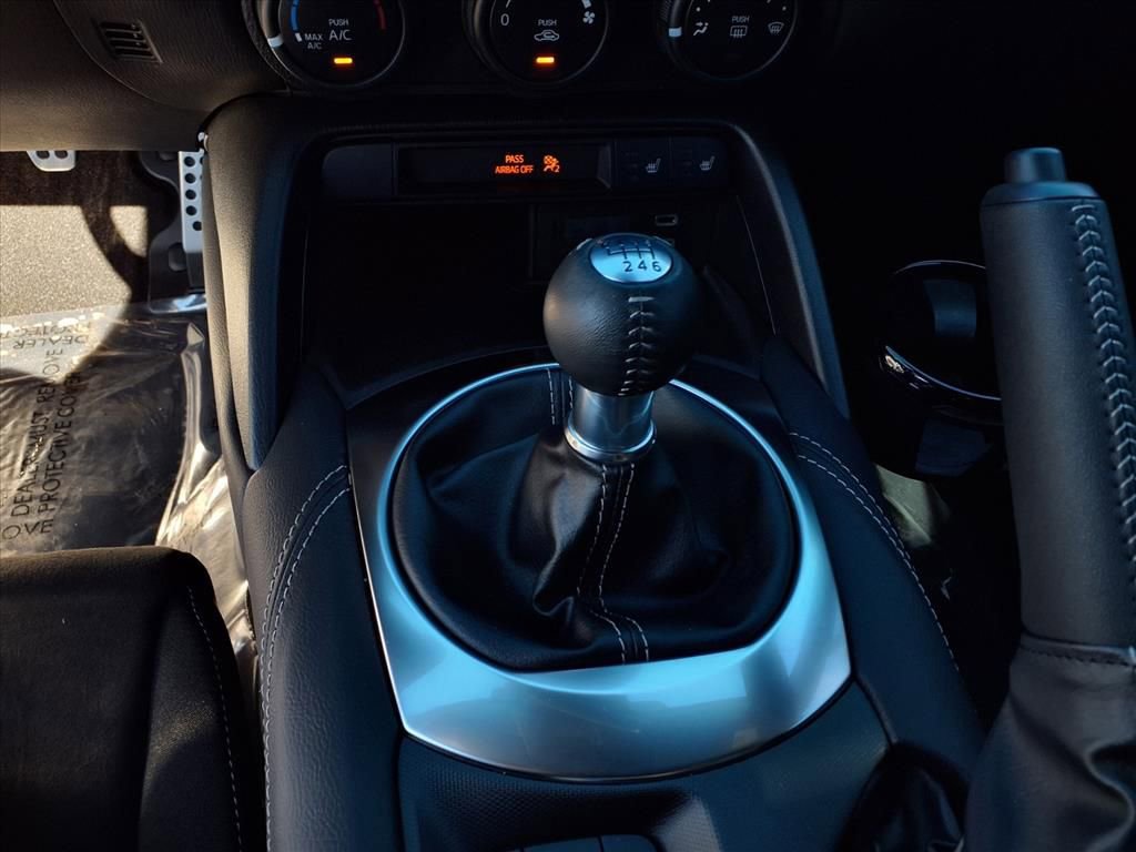 Certified 2024 MAZDA MX-5 Miata Club w/ Appearance Package image 13