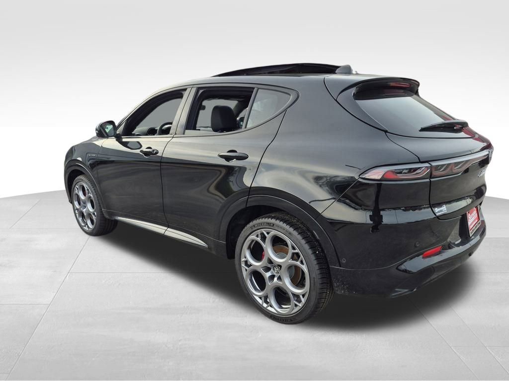 New 2025 Alfa Romeo Tonale w/ Premium Package AWD/4WD image 4
