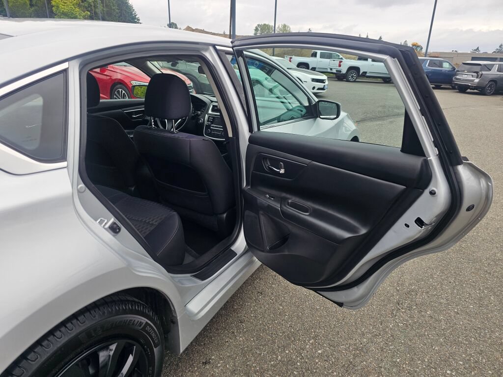 Used 2017 Nissan Altima 2.5 S w/ Power Driver Seat Package FWD image 24