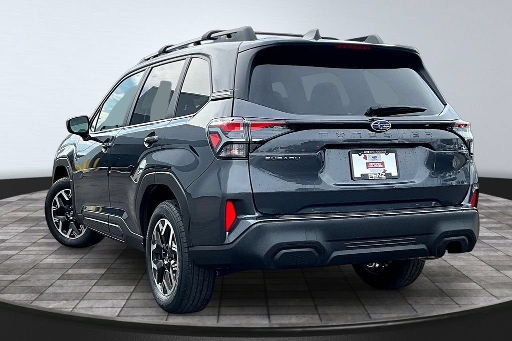 Used 2025 Subaru Forester Premium AWD/4WD image 4