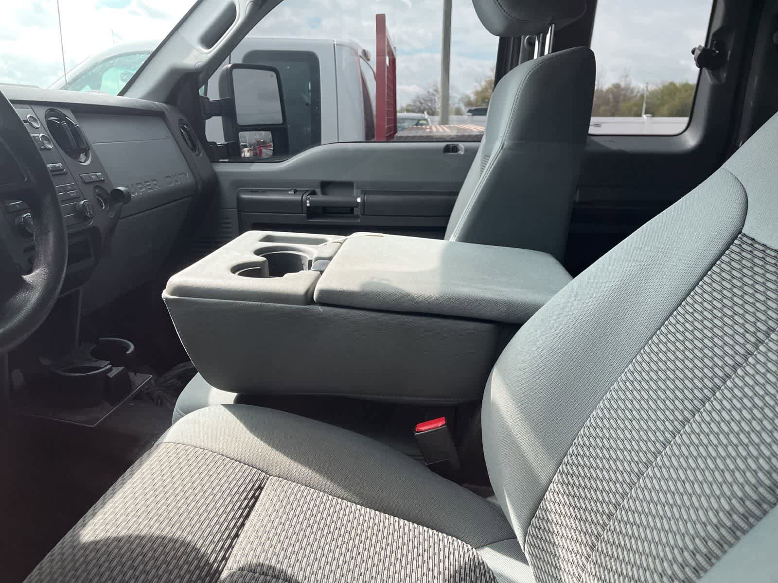 Used 2015 Ford F250 XL w/ XL Appearance Package AWD/4WD image 27