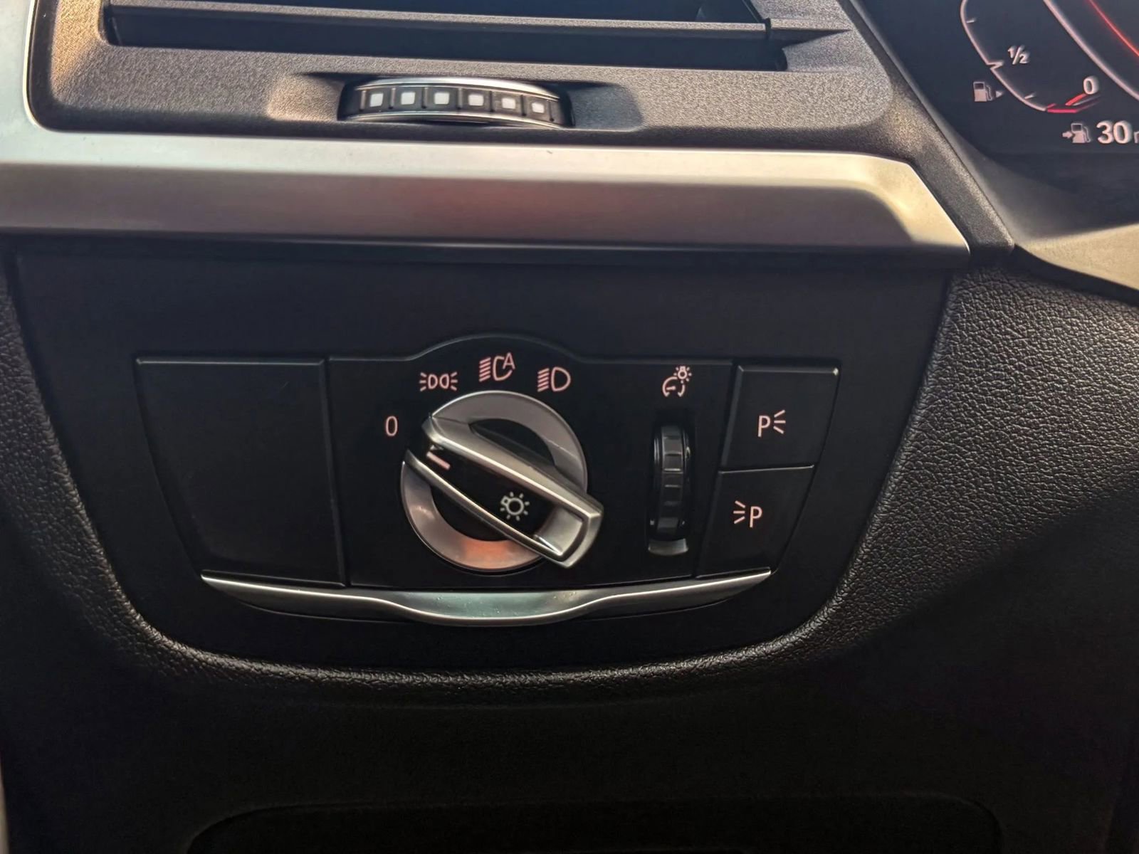 Used 2022 BMW X4 xDrive30i w/ M Sport Package 2 image 27