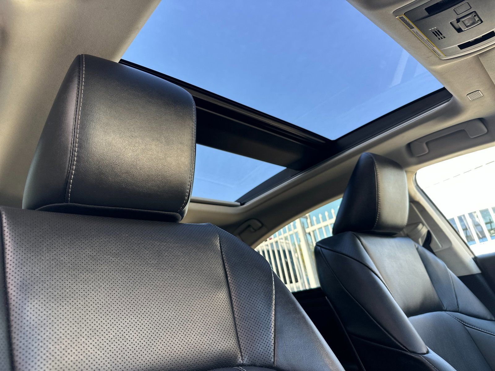 Used 2023 Lexus ES 350 w/ Premium Package image 18