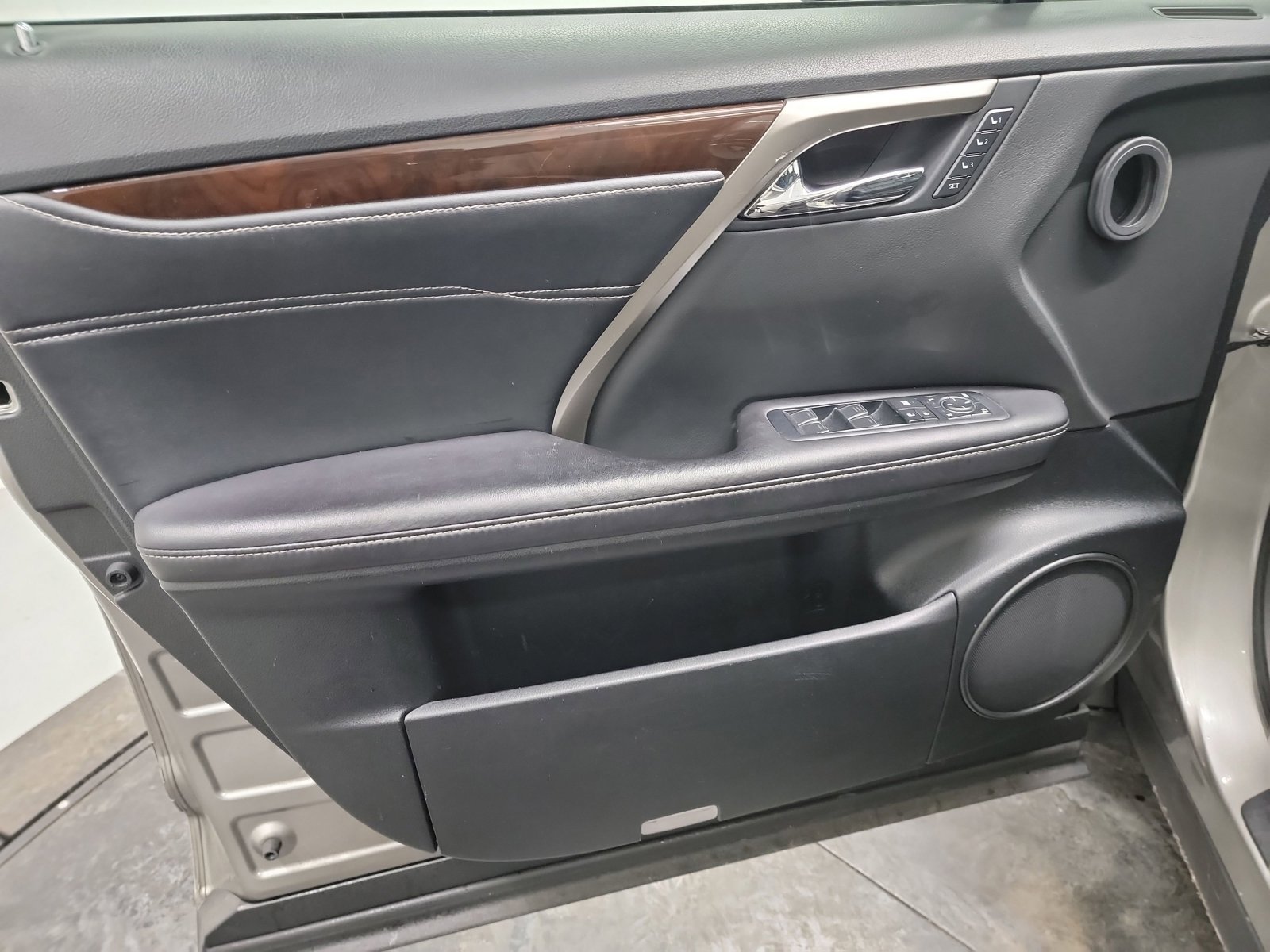 Used 2017 Lexus RX 350 AWD w/ Premium Package image 13