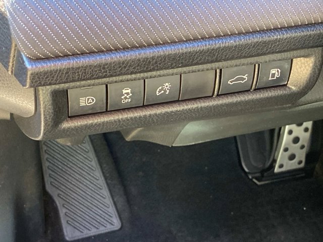 Used 2025 Toyota Camry SE w/ Convenience Package FWD image 14