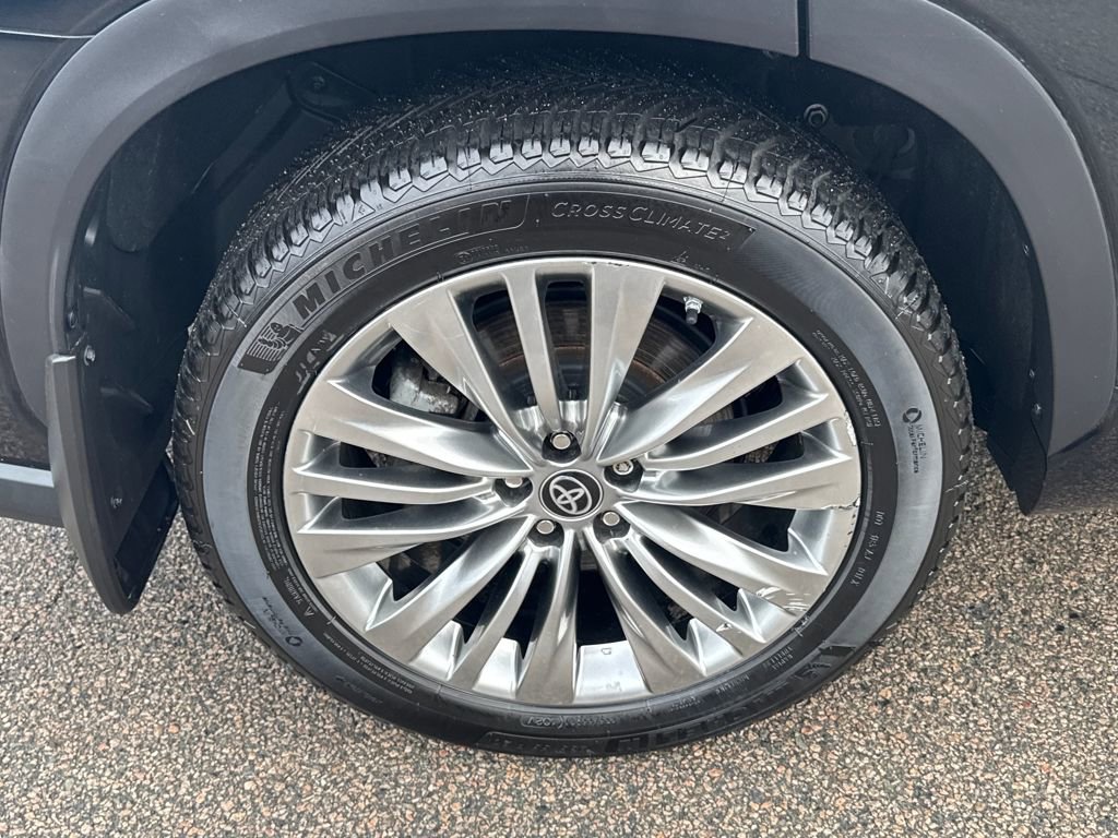 Used 2024 Toyota Highlander Platinum image 45