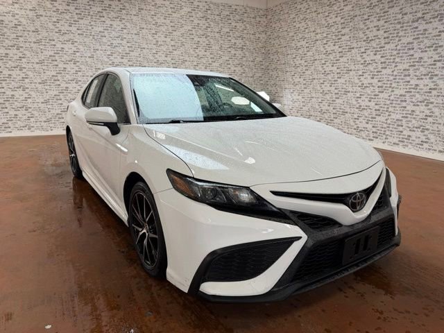 Used 2023 Toyota Camry SE FWD image 7