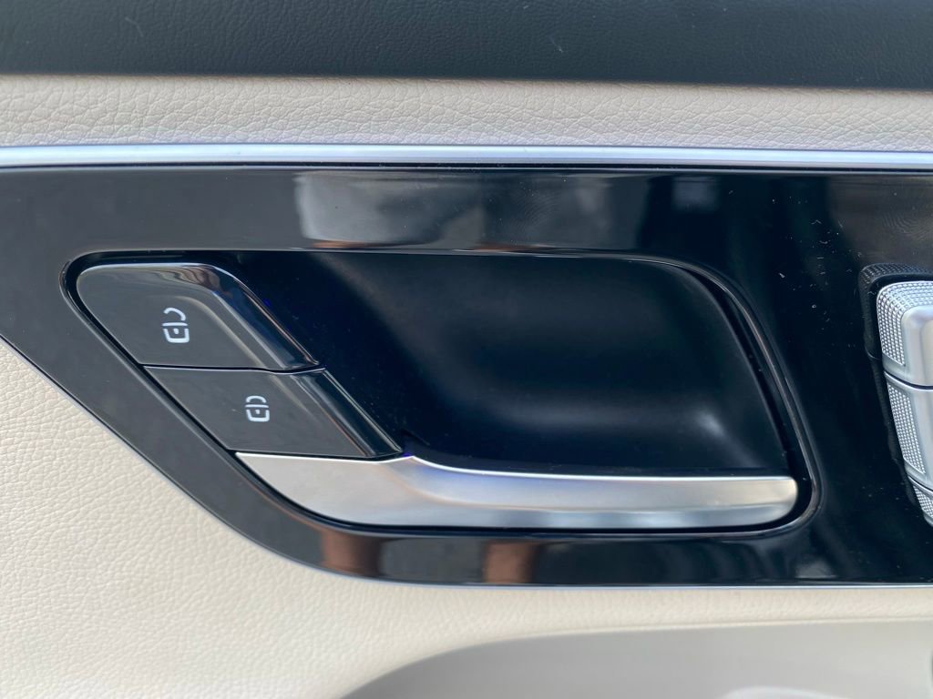 Used 2024 Mercedes-Benz GLC 300 image 14