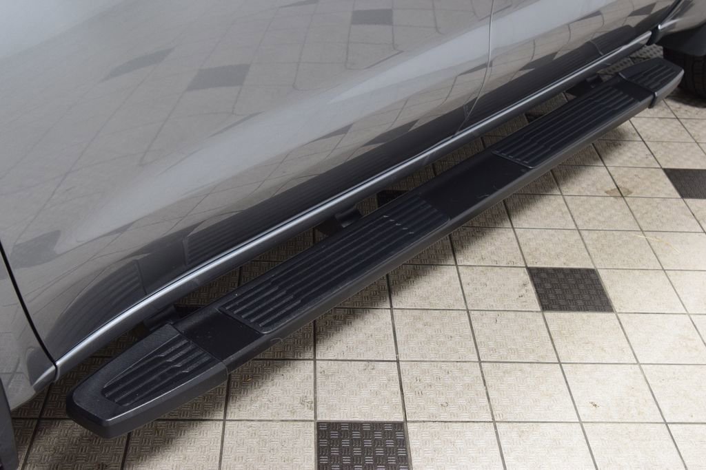 Used 2022 Chevrolet Silverado 1500 Custom w/ Safety Confidence Package AWD/4WD image 29