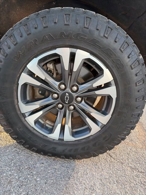 Used 2022 Chevrolet Colorado Z71 AWD/4WD image 13