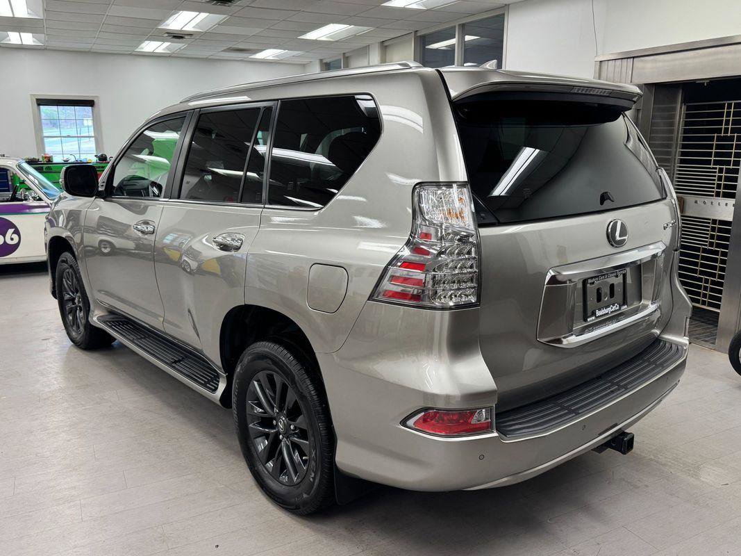 Used 2022 Lexus GX 460 Premium w/ Premium Package image 24