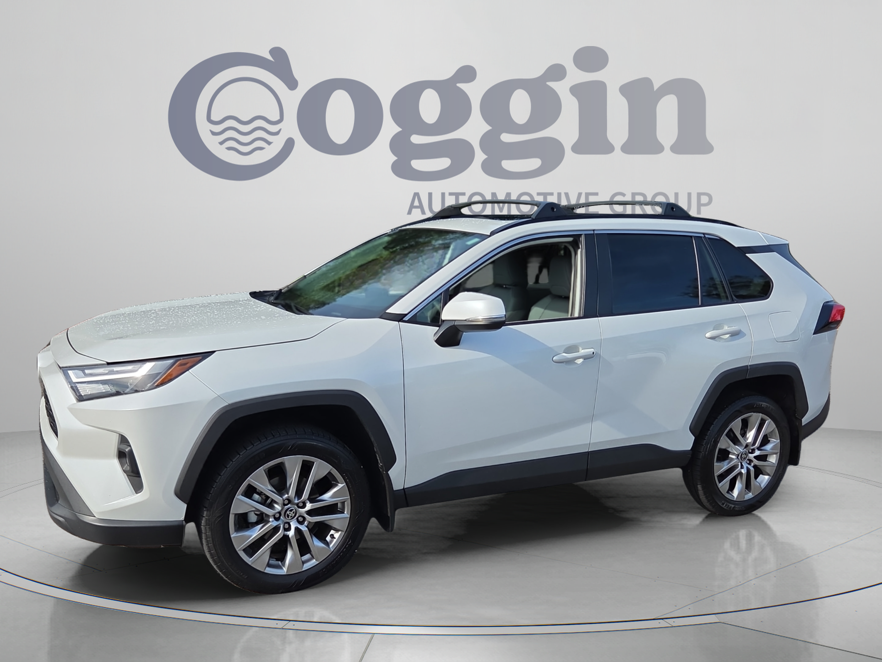 Used 2024 Toyota RAV4 XLE Premium w/ Weather Package FWD image 1