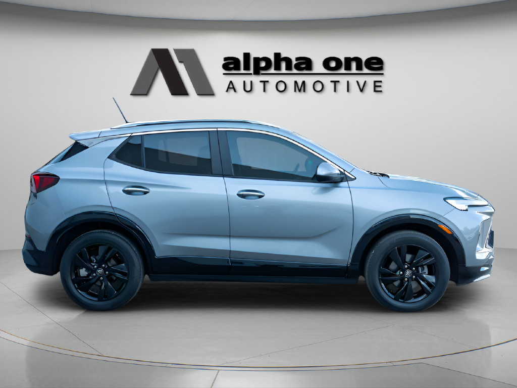Used 2024 Buick Encore GX Sport Touring FWD image 4