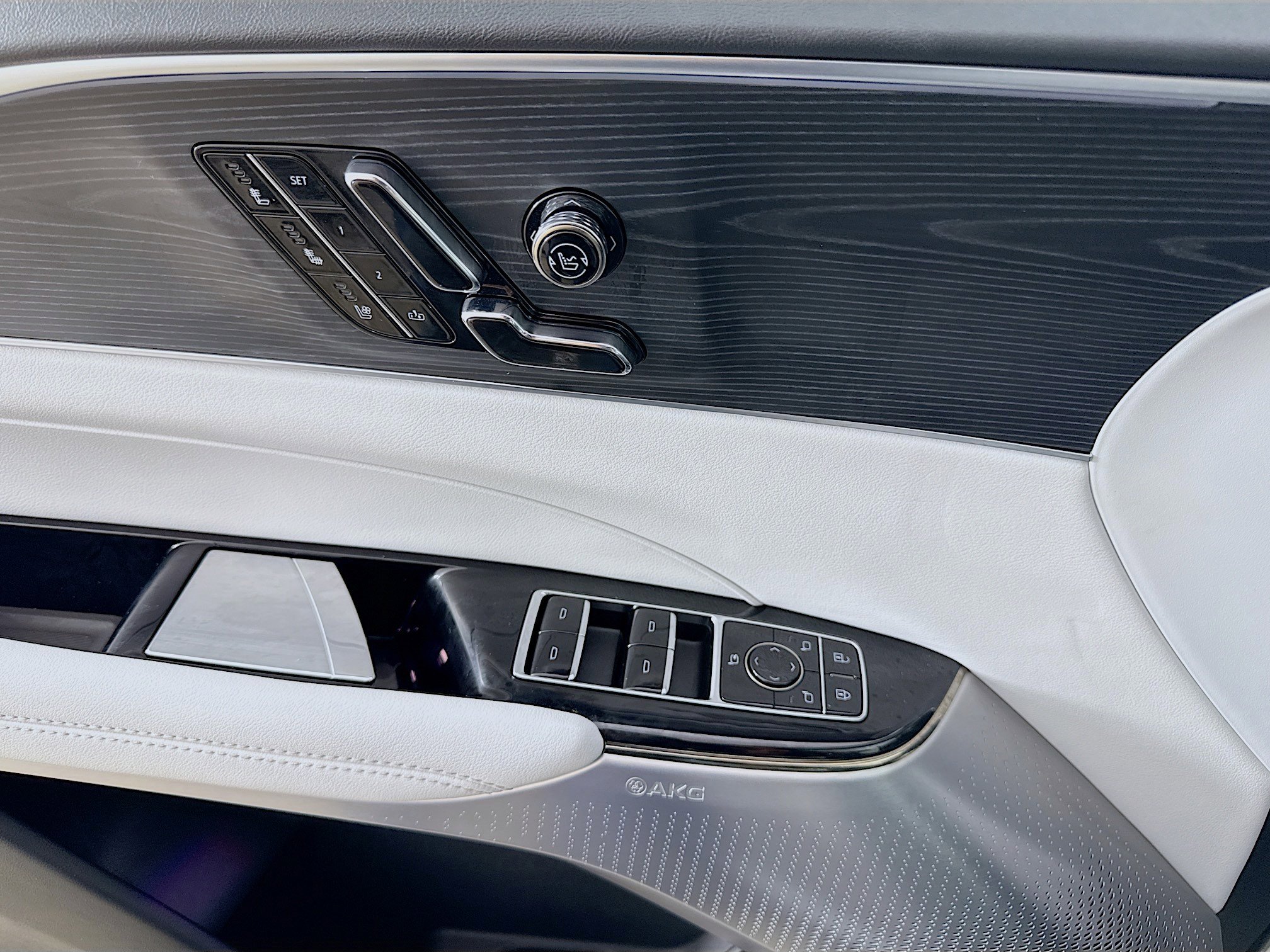 Used 2025 Cadillac Lyriq Sport image 18