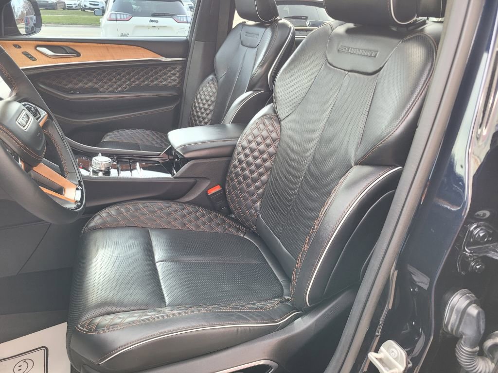 Used 2023 Jeep Grand Cherokee L Summit image 27