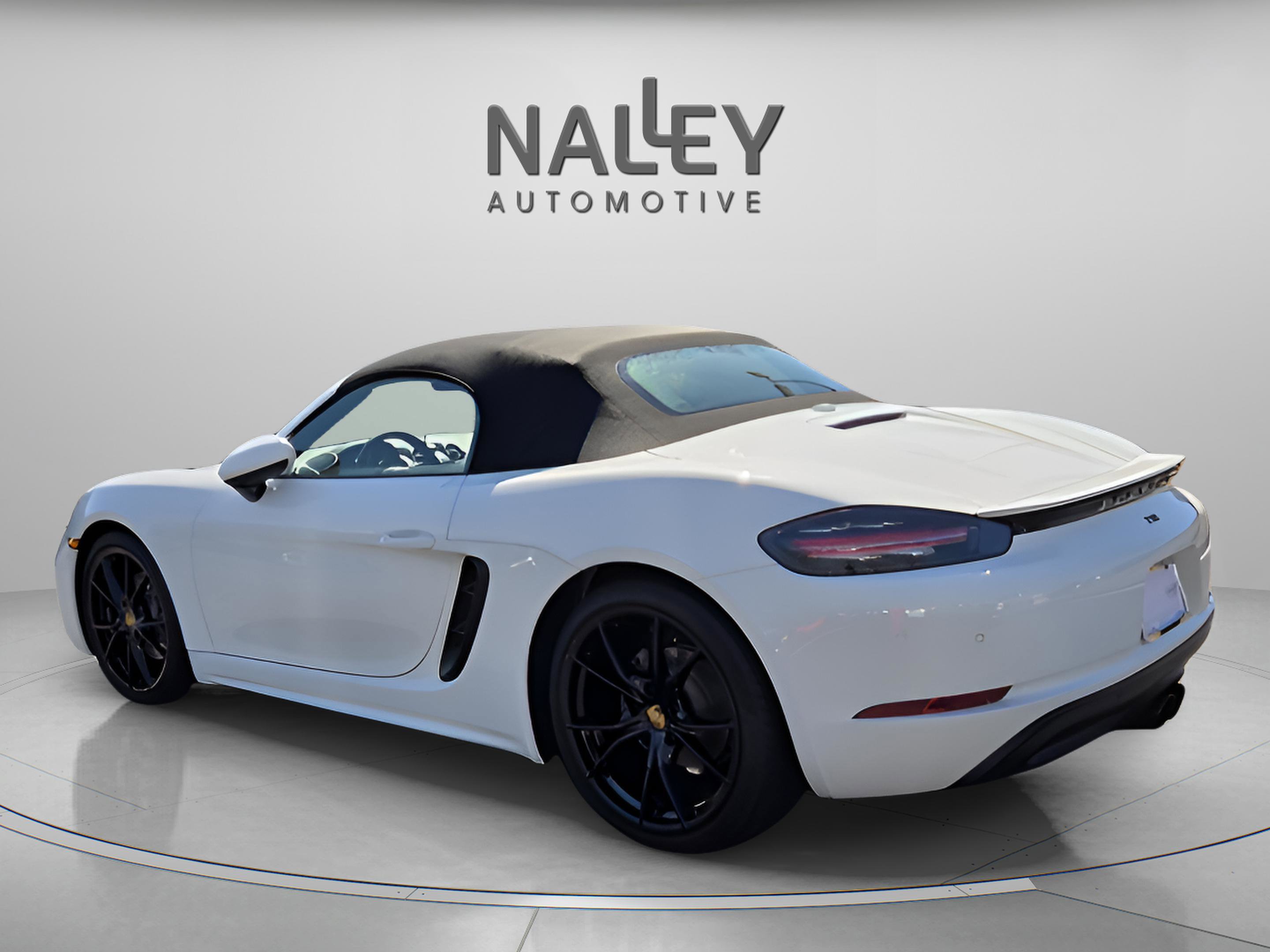 Used 2021 Porsche 718 Boxster image 3