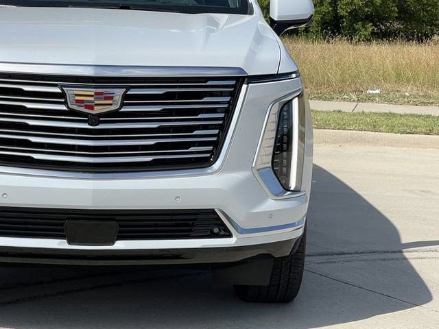 New 2026 Cadillac Escalade ESV Platinum Luxury AWD/4WD image 3