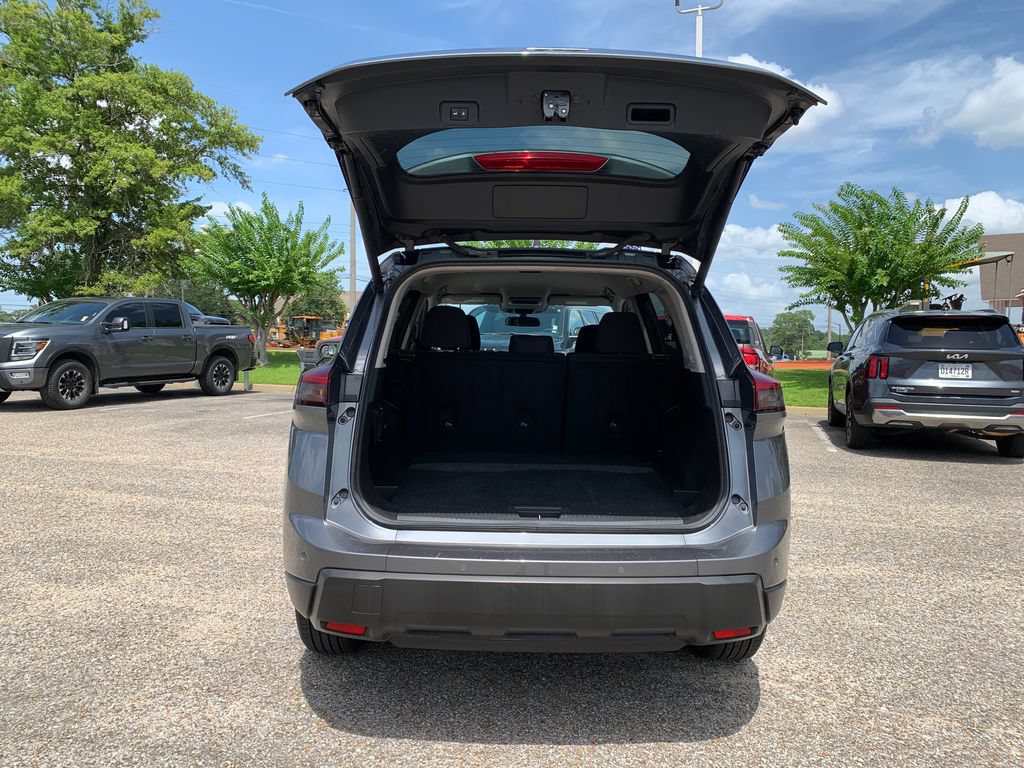 Used 2025 Nissan Rogue SV FWD image 7