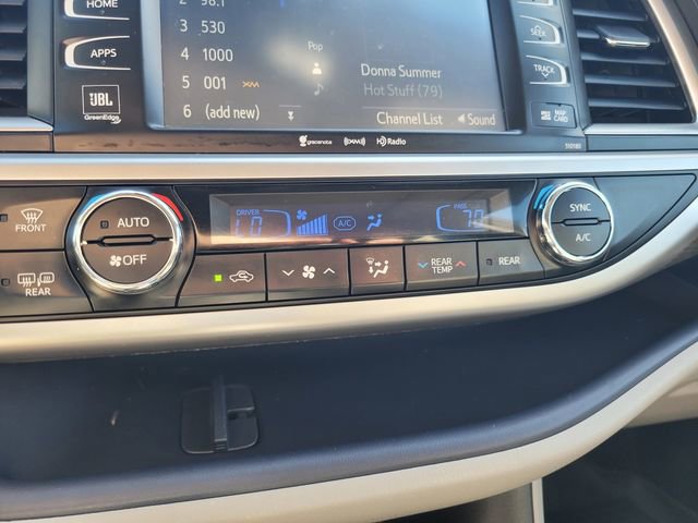 Used 2017 Toyota Highlander Limited Platinum AWD/4WD image 24