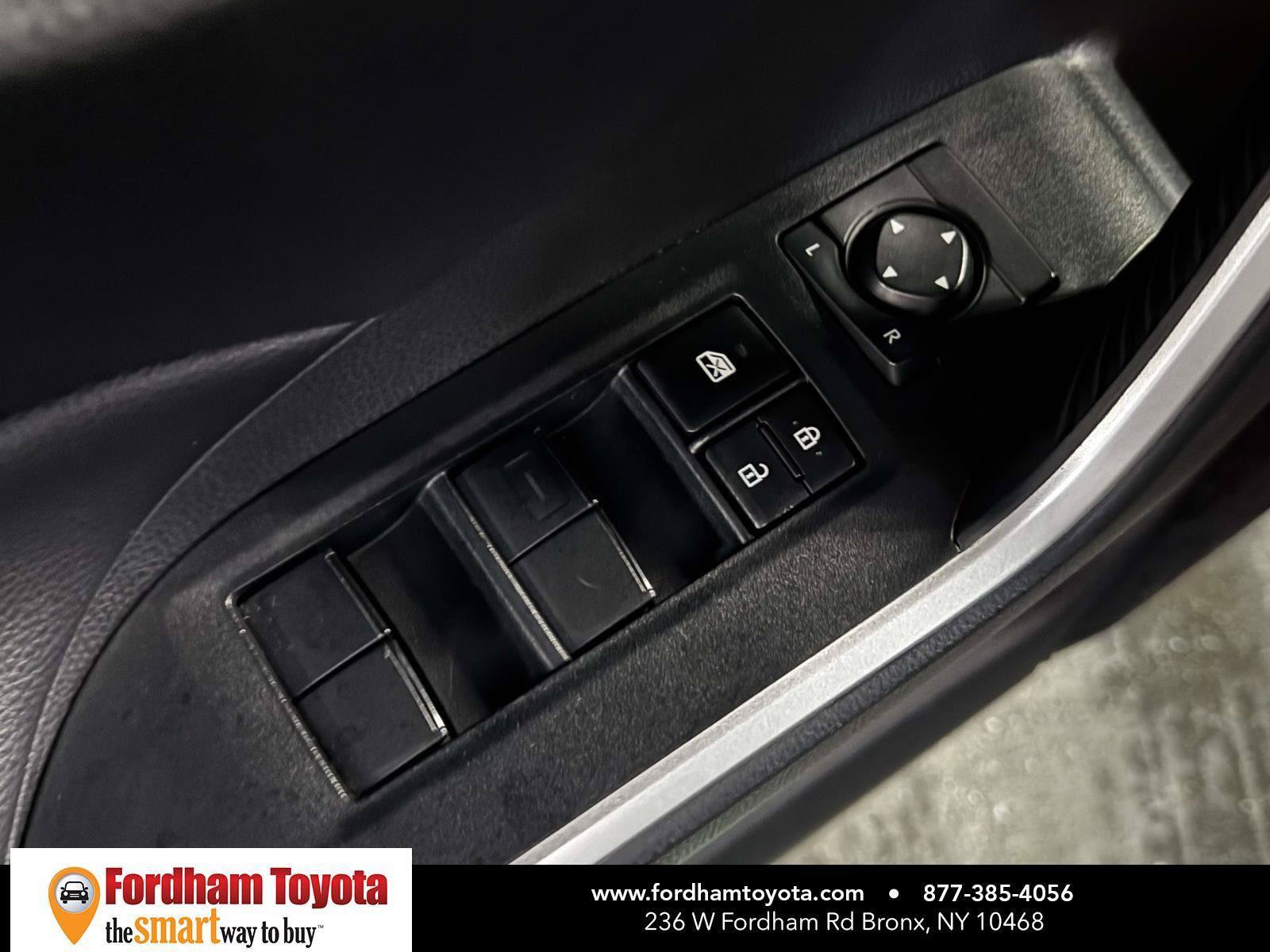 Used 2019 Toyota RAV4 XLE AWD/4WD image 16