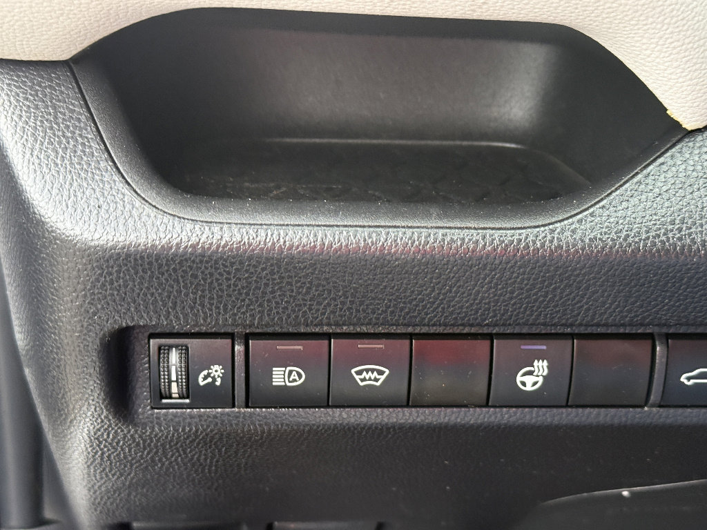 Used 2023 Toyota RAV4 XLE Premium FWD image 18