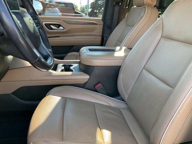 Used 2021 Chevrolet Suburban Premier w/ Premium Package AWD/4WD image 5