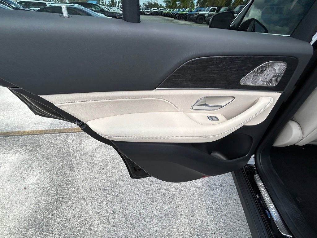 Used 2025 Mercedes-Benz GLE 450e 4MATIC image 35