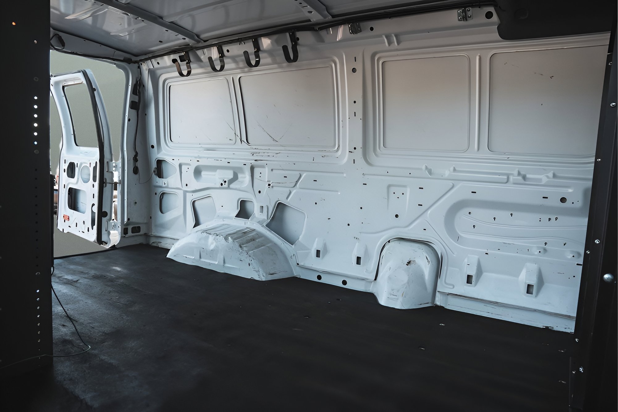 Used 2014 Ford E-150 and Econoline 150 w/ Power Group RWD image 9