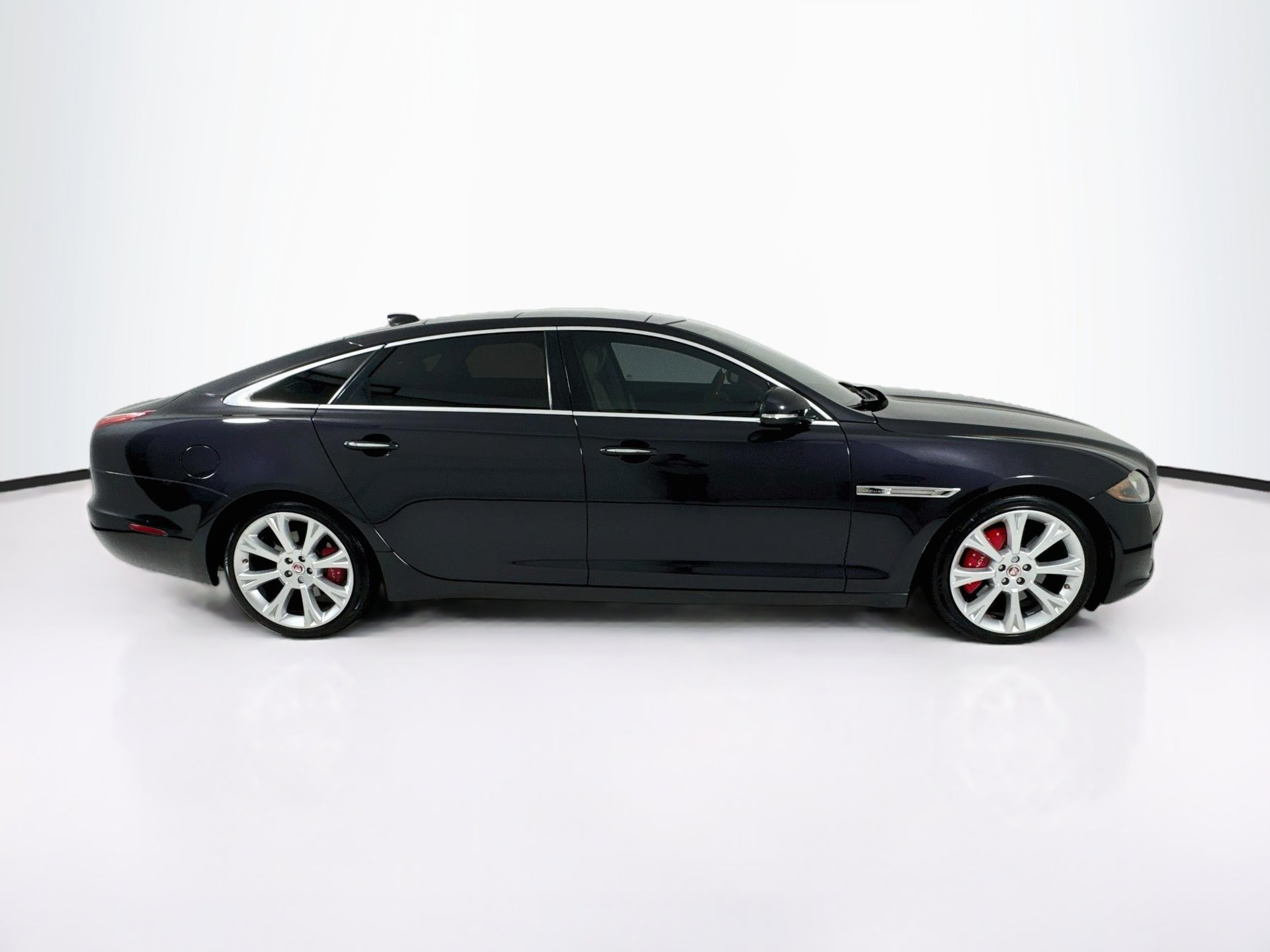 Used 2017 Jaguar XJ L Portfolio RWD image 9